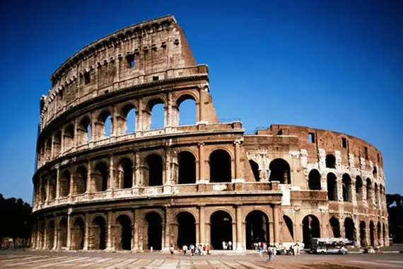 COLOSSEO, LA PRIMA COSA DI ROMA DA VISITARE PER FORZA