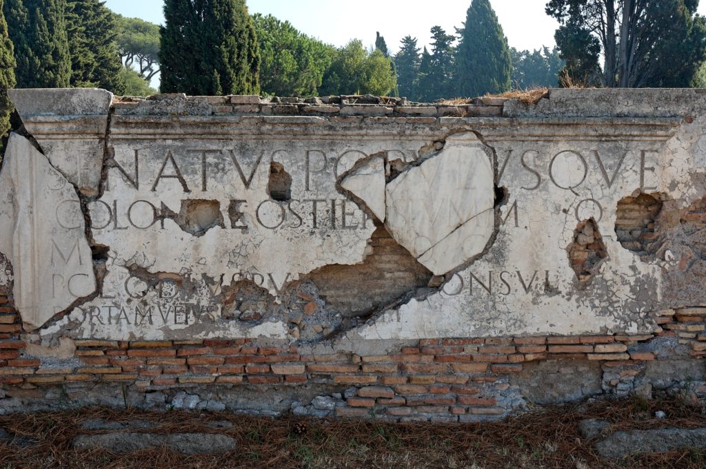 ostia antica porta romana